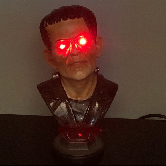 Frankenstein Bust Light Up Halloween Decor - Picture 14 of 14